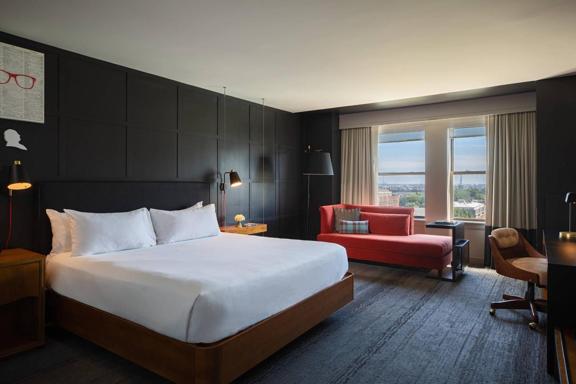 Hotel Renaissance Downtown 4*